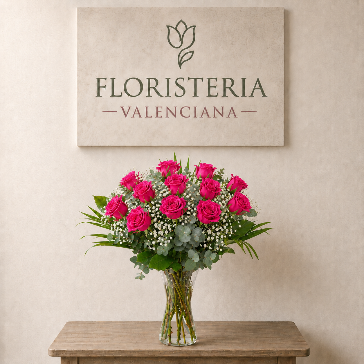 Rosas fucsias de tallo largo